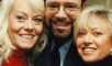 Wendy Richard in 1998 with Sir Cliff and Elaine Paige.